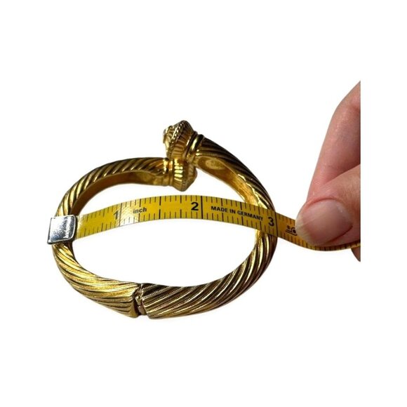 Vintage Joan Rivers gold-tone hinged bangle bracelet with crystal rhinestones 19 - Picture 3 of 10